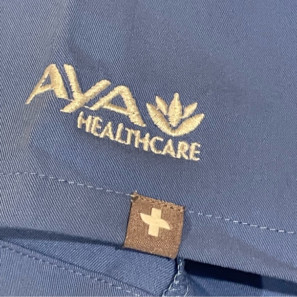 Figs casmo  three pockets AYa heathcare logo scrub top size 2XL - Picture 8 of 8